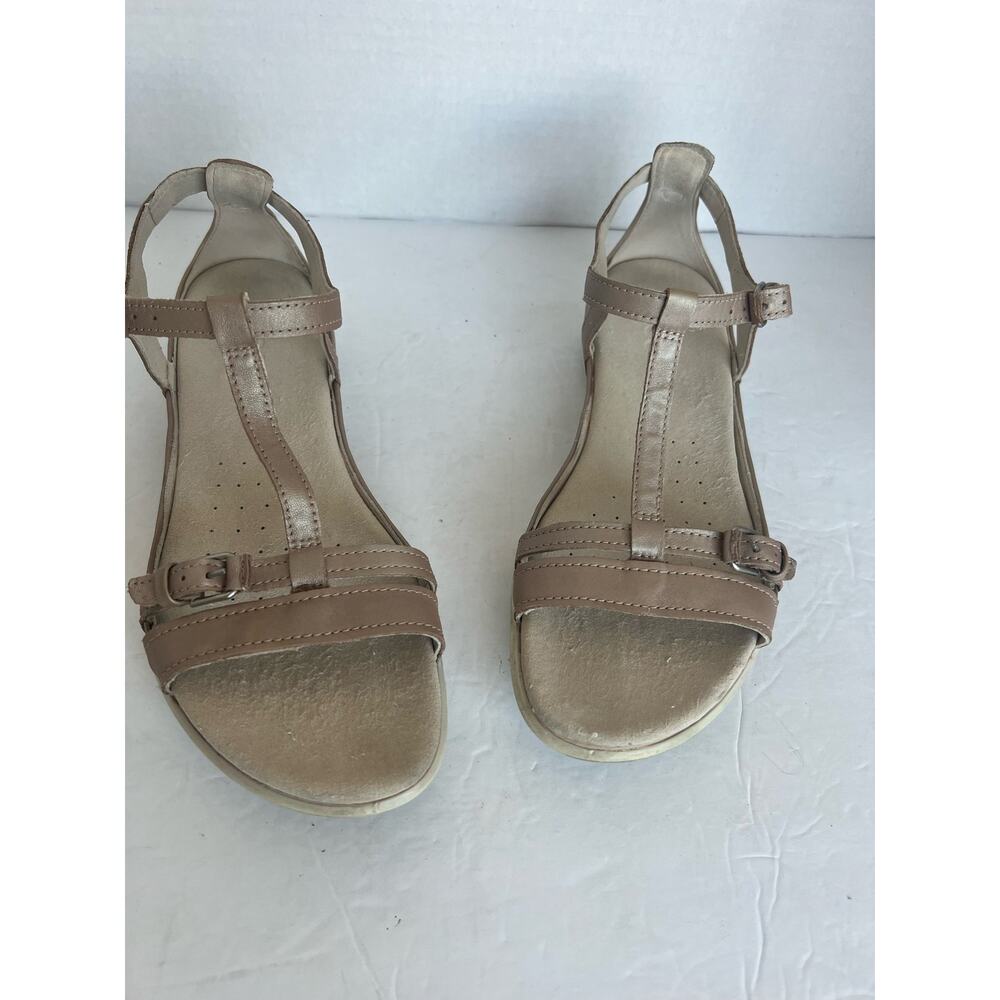 Ecco Flash Comfort Strappy Shimmer Tan Leather T Strap Buckle Sandals Sz 9 - Picture 3 of 11